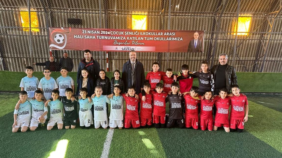 Futbol Takımımız Nevşehir Belediyesinin organizesindeki 23 Nisan Futbol Turnuvasındaki galibiyetlerine devam ediyor.Takımımızı kutluyor Emeği geçenlere teşekkür ediyoruz.